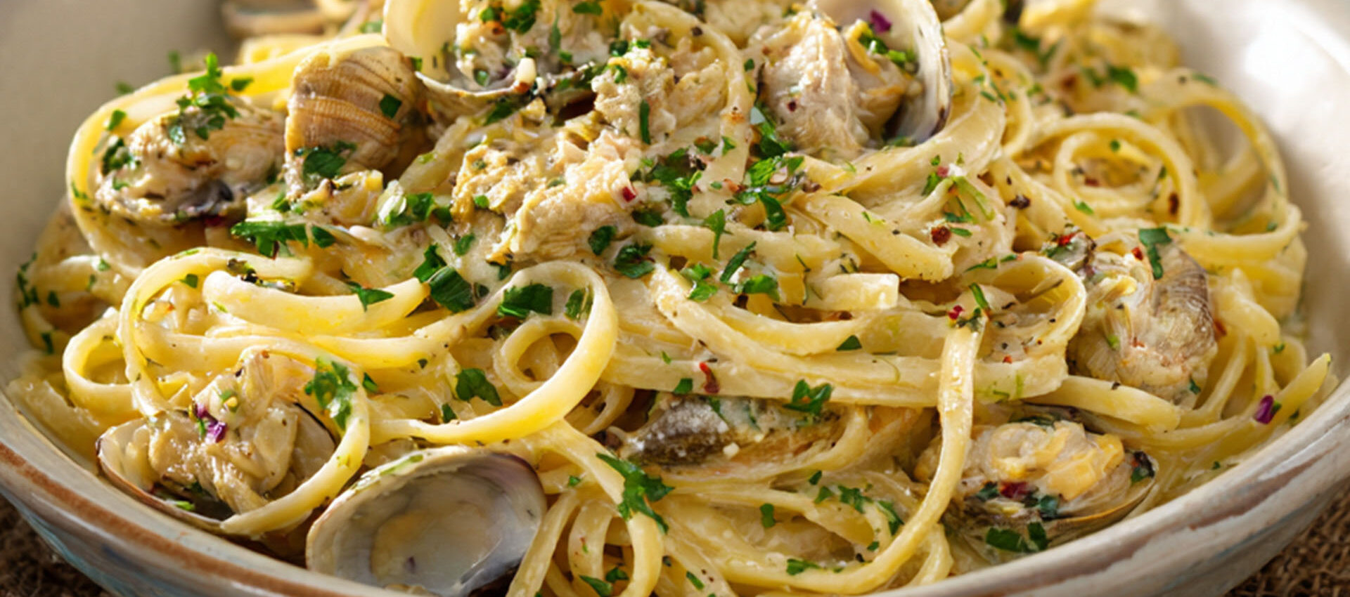 1920x1275_LinguineWhiteClamSauce-1920x850 Linguine with Clam Sauce
